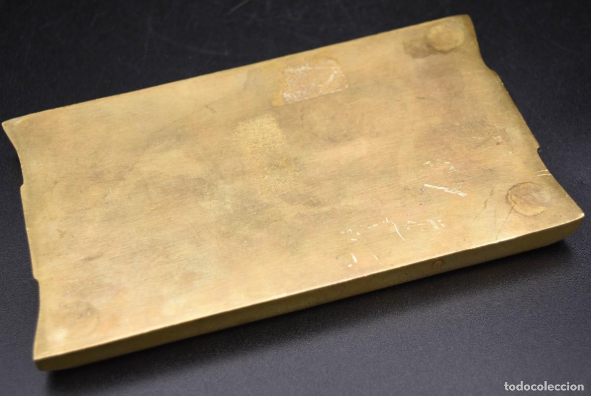 Ceniceros: Cenicero de bronce con forma de cintur&oacute;n - Foto 5