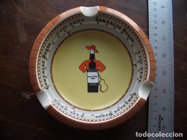 Ceniceros: ANTIGUO CENICERO DE T&Iacute;O PEPE, GONZ&Aacute;LEZ BYASS, PLAZA DE TOROS, DE CER&Aacute;MICA PONTESA, A&Ntilde;OS 60