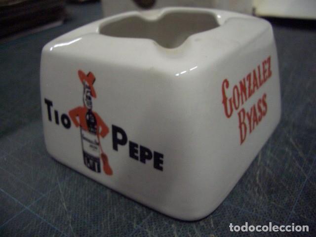 Ceniceros: ANTIGUO CENICERO DE BODEGAS GONZALEZ BYASS.TIO PEPE Y BRANDY SOBERANO. CERAMICA PONTESA, VIGO