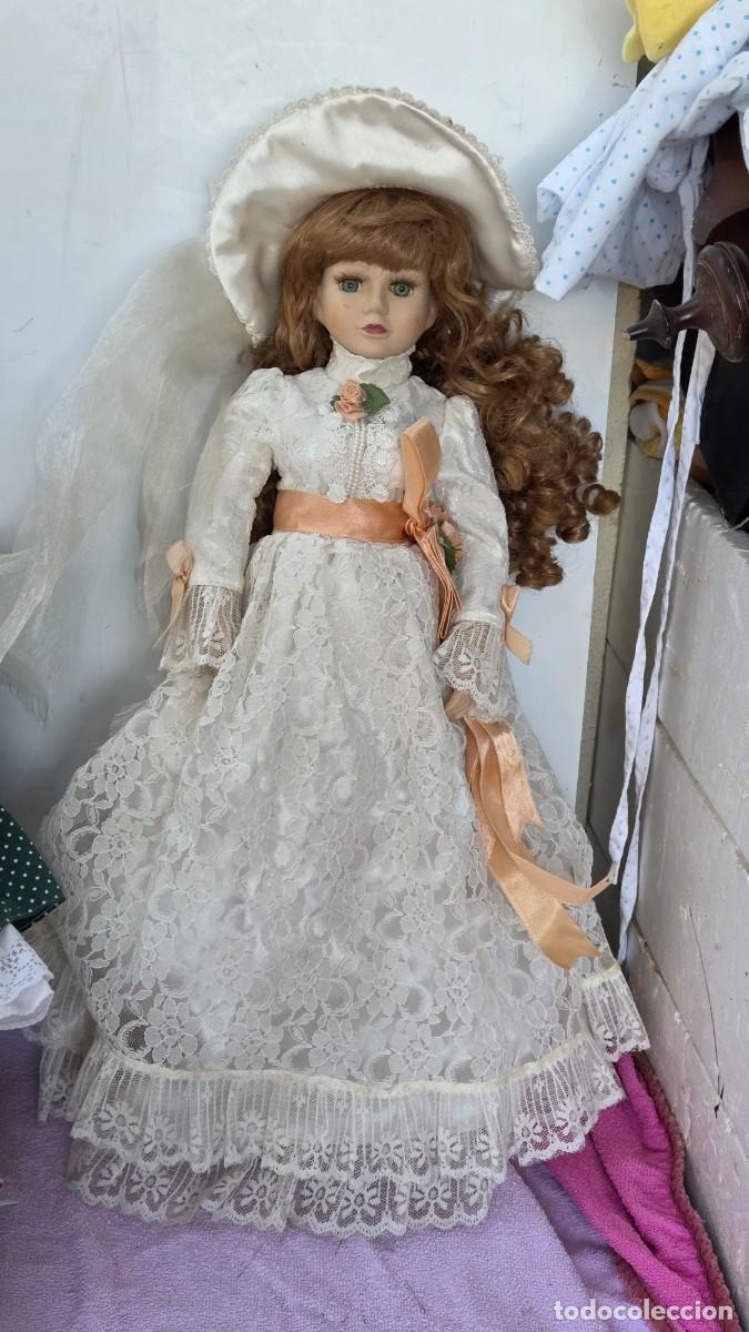 Ceniceros: mu&ntilde;eca de coleccion de porcelana