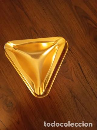 Ceniceros: Cenicero Cinzano Vintage Met&aacute;lico Triangular - Foto 5