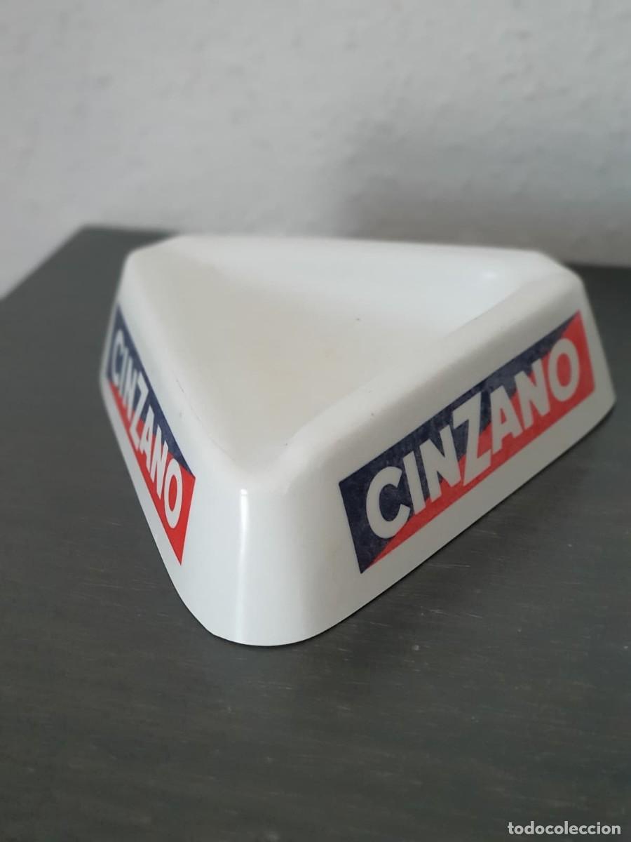 Ceniceros: Cenicero Triangular Publicitario Cinzano - Fabricaci&oacute;n EFMEN Gij&oacute;n
