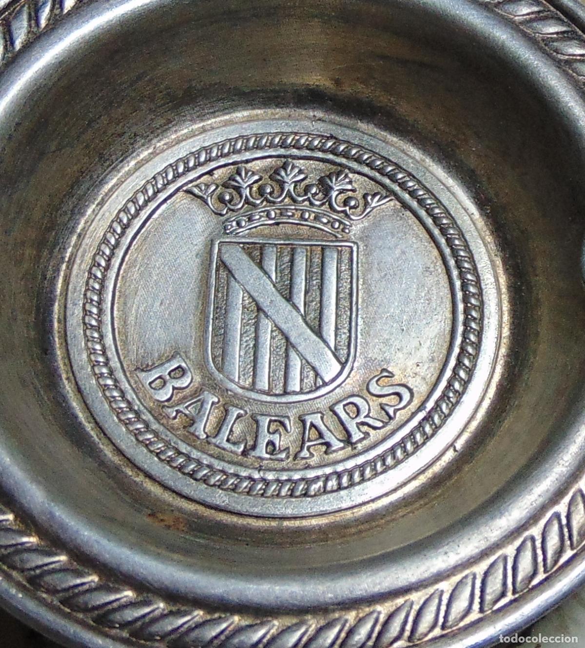 Ceniceros: PEQUE&Ntilde;O CENICERO BALEARES DE METAL PLATEADO, DIAMETRO DE 6CM