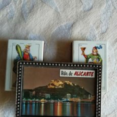 Cajas de Cerillas: ANTIGUA CAJITA RECUERDO ALICANTE- AÑOS 60-70 CON 2 CAJAS DE CERILLAS DE LA BARAJA ESPAÑOLA-FOTOS