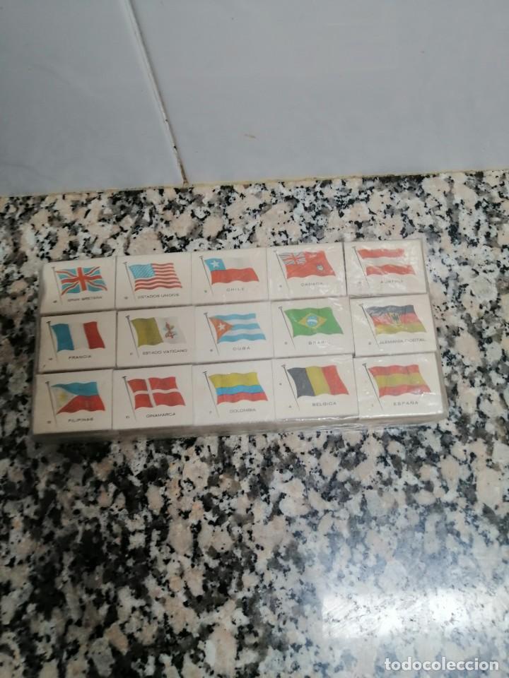 Bo&icirc;tes d'Allumettes: 30 CAJAS CERILLAS SERIE BANDERAS