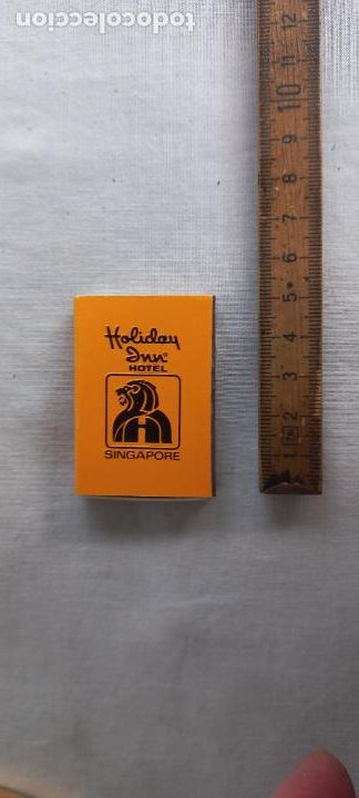 Cajas de Cerillas: ANTIGUA CAJA DE CERILLAS HOLIDAY INN HOTEL. CAFE VIENNA SINGAPORE. . matchbox