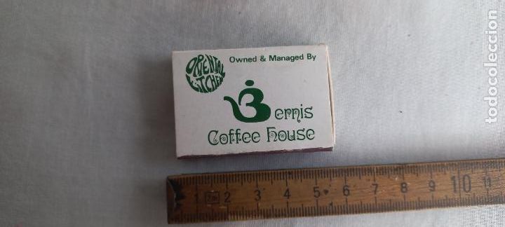 Cajas de Cerillas: ANTIGUA CAJA DE CERILLAS BERNIS COFFEE HOUSE ORIENTAL KITCHEN RESTAURANT SINGAPORE matchbox