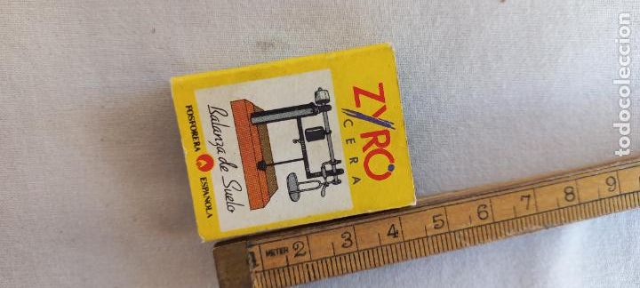 Cajas de Cerillas: ZYRO. BALANZA DE SUELO. FOSFORERA ESPA&Ntilde;OLA. Caja de cerillas MATCHBOX ALLUMETTES MATCHES.