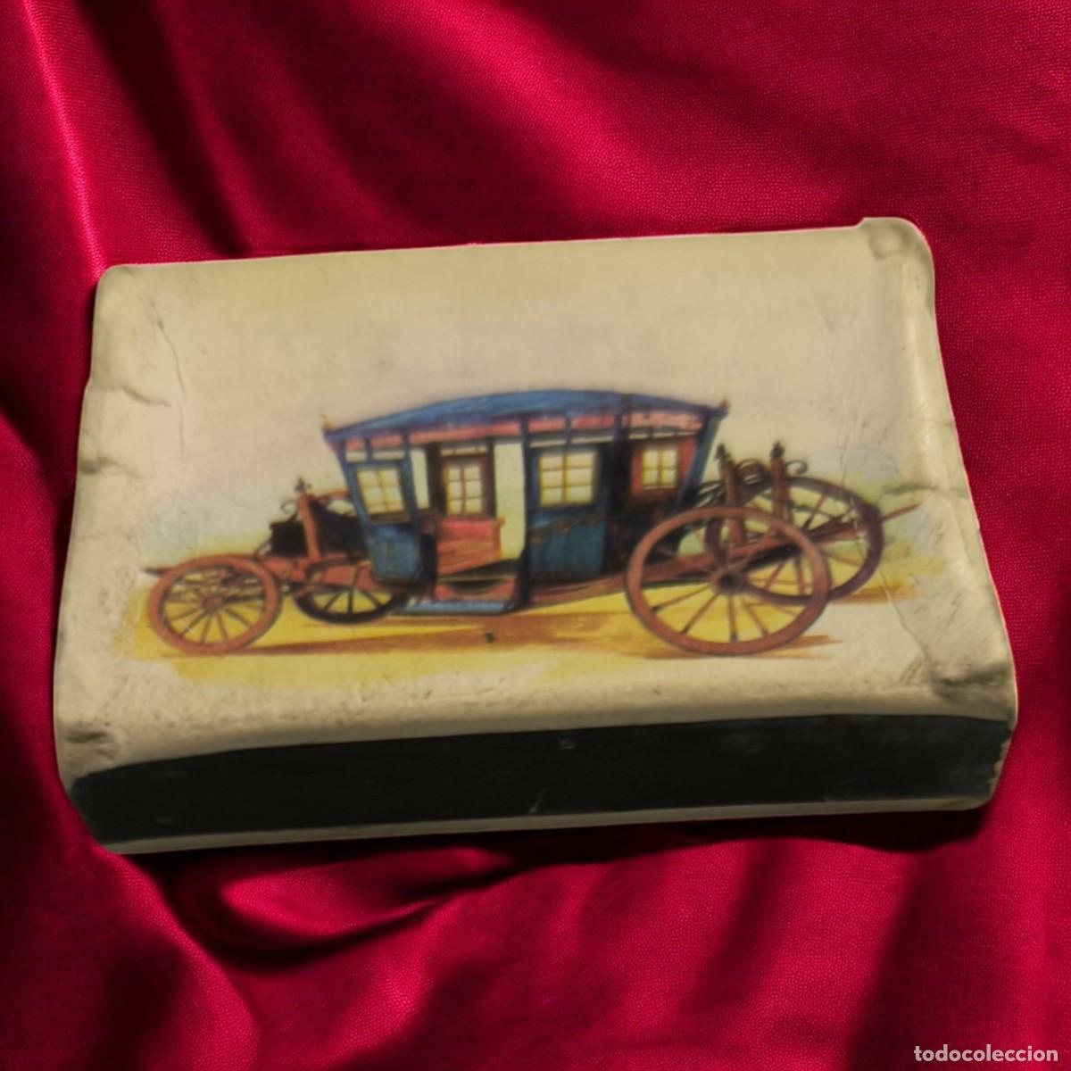 Matchboxes: Antigua Cajetilla de Cerillas &ndash; Carroza Espa&ntilde;ola, S. XVI &ndash; Fosforera Espa&ntilde;ola - Vac&iacute;a