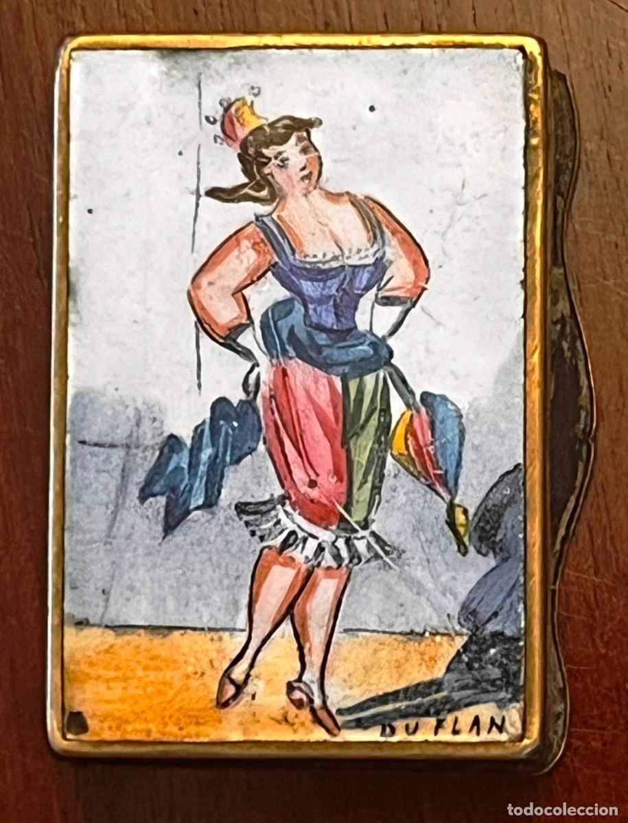 Cajas de cerillas: Estuche cerillero antiguo franc&eacute;s del siglo XIX de lat&oacute;n y esmalte para cerillas, decorado con figur