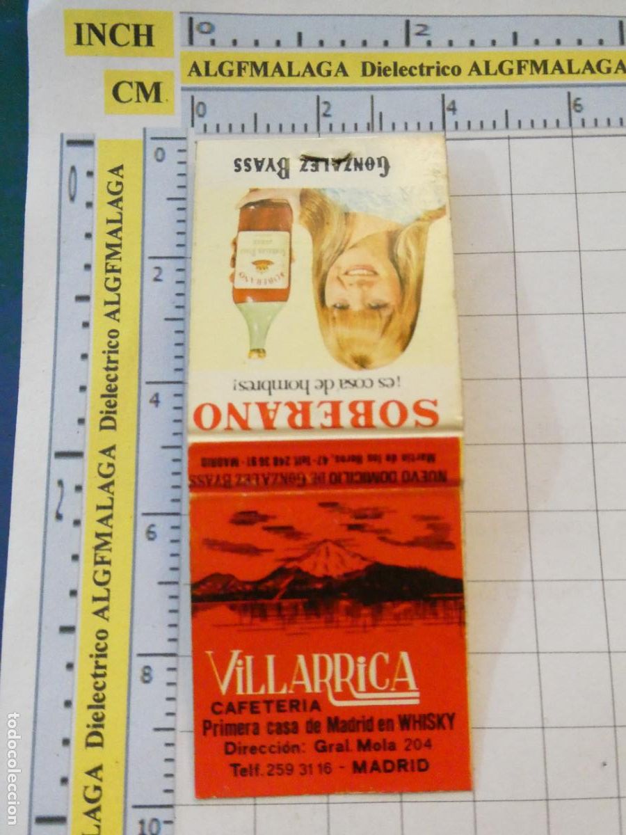 Matchboxes: CAJA CAJETILLA DE CERILLAS. BEBIDAS SOBERANO DE GONZ&Aacute;LEZ BYASS MUJER BOTELLA