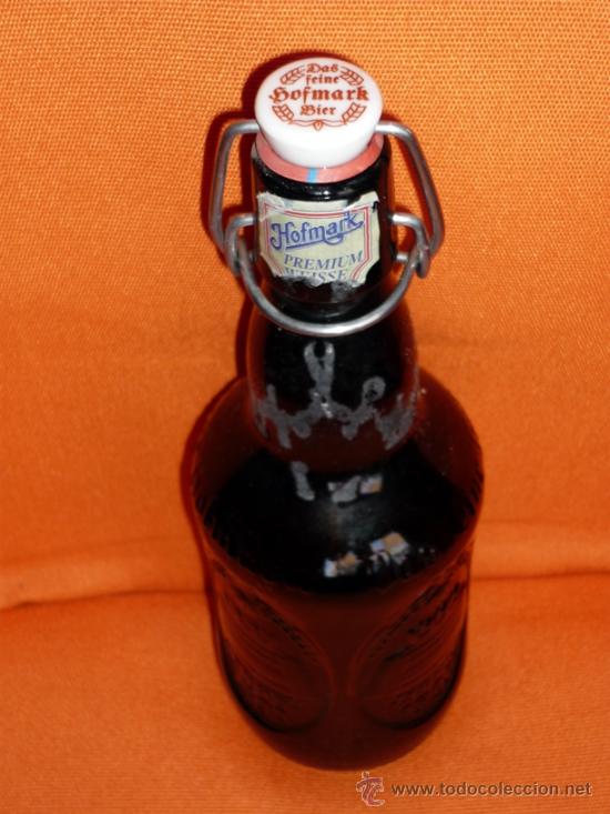 Coleccionismo de cervezas: BOTELLA DE CERVEZA HOFMARK BIER PREMIUM WEISSE TAPON CERAMICA SERIGRAFIADO 1/2 LITRO CRISTAL RELIEVE