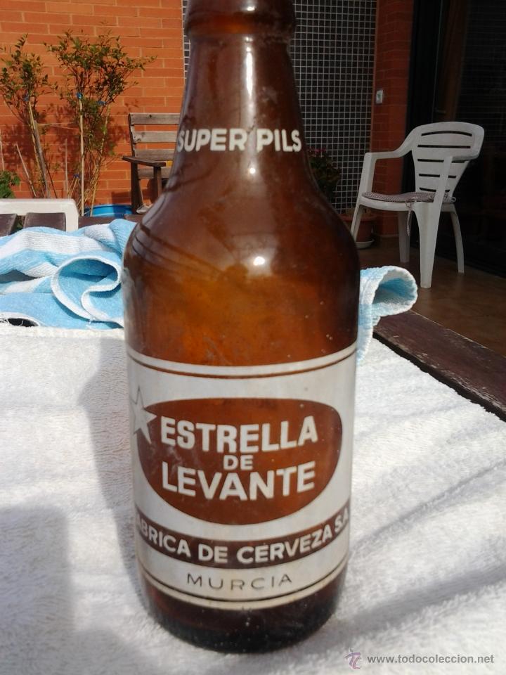 Colecionismo de cervejas: Botella de cerveza Estrella de Levante. 1/3 A&ntilde;os 70