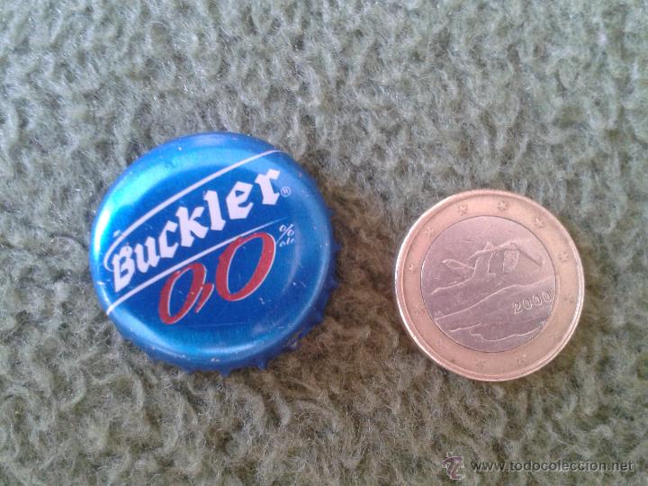 Coleccionismo de cervezas: BONITA CHAPA DE CERVEZA PARA COLECCION SUPERFICIE PLANA SIN DOBLAR BUCKLER 0,0