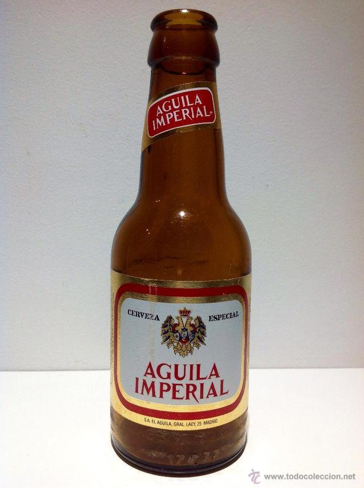 Collectionnisme de bi&egrave;res: ANTIGUA BOTELLA DE 200 CL, DE CERVEZA &Aacute;GUILA IMPERIAL, CON ETIQUETA DE PAPEL
