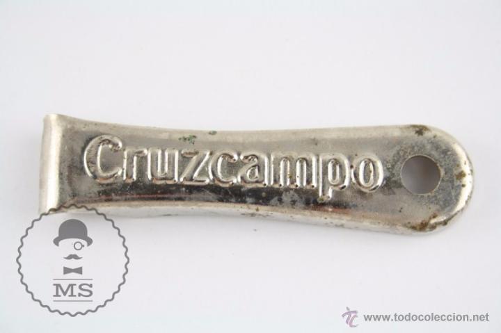 Coleccionismo de cervezas: Abrebotellas / Abridor - Cerveza Cruzcampo - Medidas 8 Cm Largo