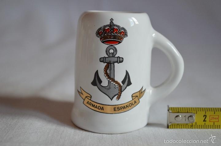 Coleccionismo de cervezas: Jarra de cer&aacute;mica vidriada con escudo de la Armada Espa&ntilde;ola. romanjuguetesymas.