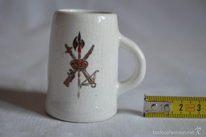 Coleccionismo de cervezas: Jarra de cer&aacute;mica vidriada con emblema de la Legi&oacute;n Espa&ntilde;ola. romanjuguetesymas.