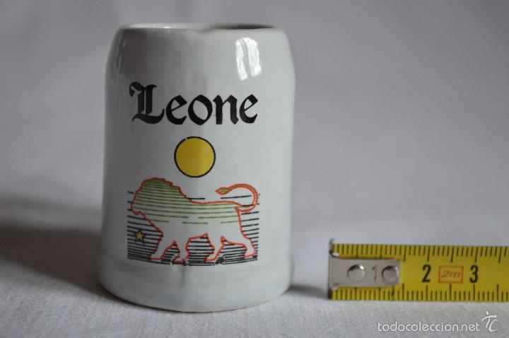 Coleccionismo de cervezas: Jarra de cer&aacute;mica vidriada Leone. romanjuguetesymas.