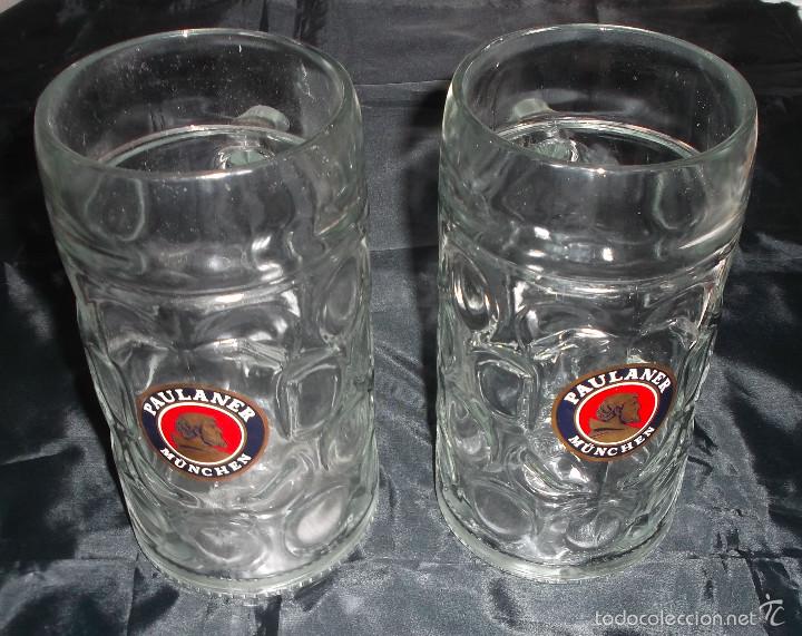 Colecionismo de cervejas: dos jarras de cerveza Paulaner de la fiesta de la OCTOBERFEST de munchen