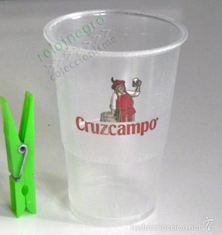 Coleccionismo de cervezas: ANTIGUO VASO DE CERVEZA CRUZCAMPO - DE PL&Aacute;STICO - PUBLICIDAD - GAMBRINUS --- OTROS VASOS EN VENTA