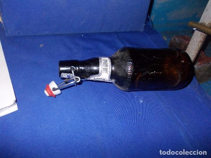 Coleccionismo de cervezas: botella de cerveza con tapon - Foto 2