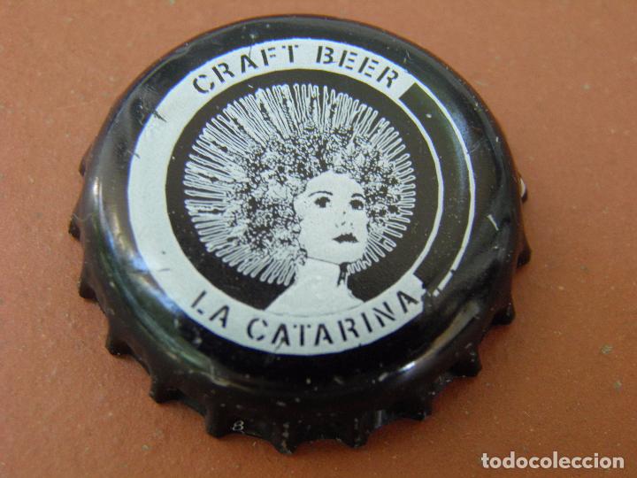 Coleccionismo de cervezas: TAP&Oacute;N CORONA CHAPA CERVEZA ARTESANA LA CATARINA.M&Aacute;LAGA. FAB. CHAPA:JF-----LOTE N.1789----CARMANJO