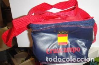 Coleccionismo de cervezas: Bolsa t&eacute;rmica Cruzcampo, tama&ntilde;o latas.