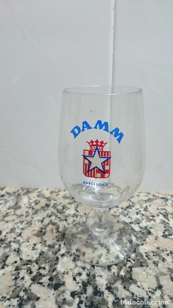 Coleccionismo de cervezas: COPA CERVEZA DAMM ESCUDO  BARCELONA