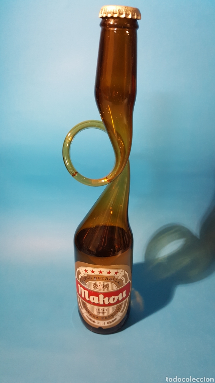Coleccionismo de cervezas: Botella mahou con forma - Foto 1