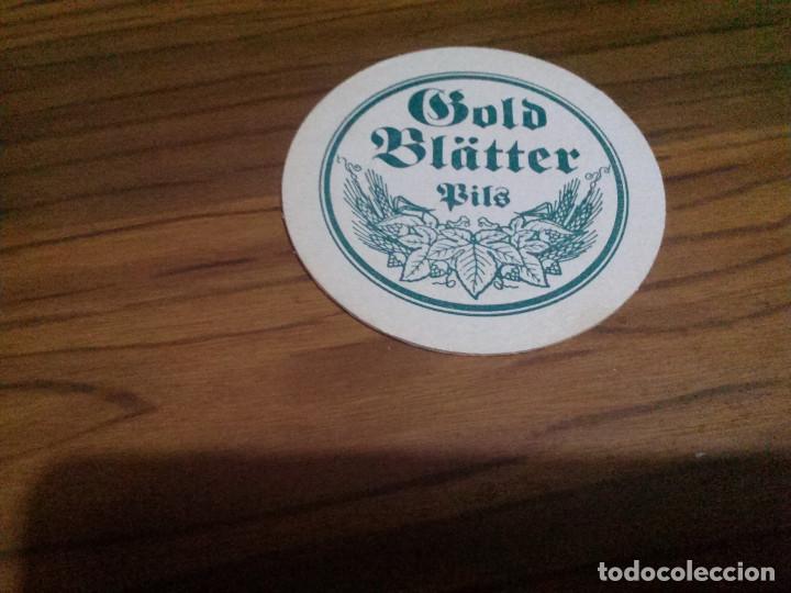 Collectionnisme de bi&egrave;res: POSAVASOS GOLD BLATTER. CIRCULAR. DOS CARAS. BUEN ESTADO PERO MANCHADO