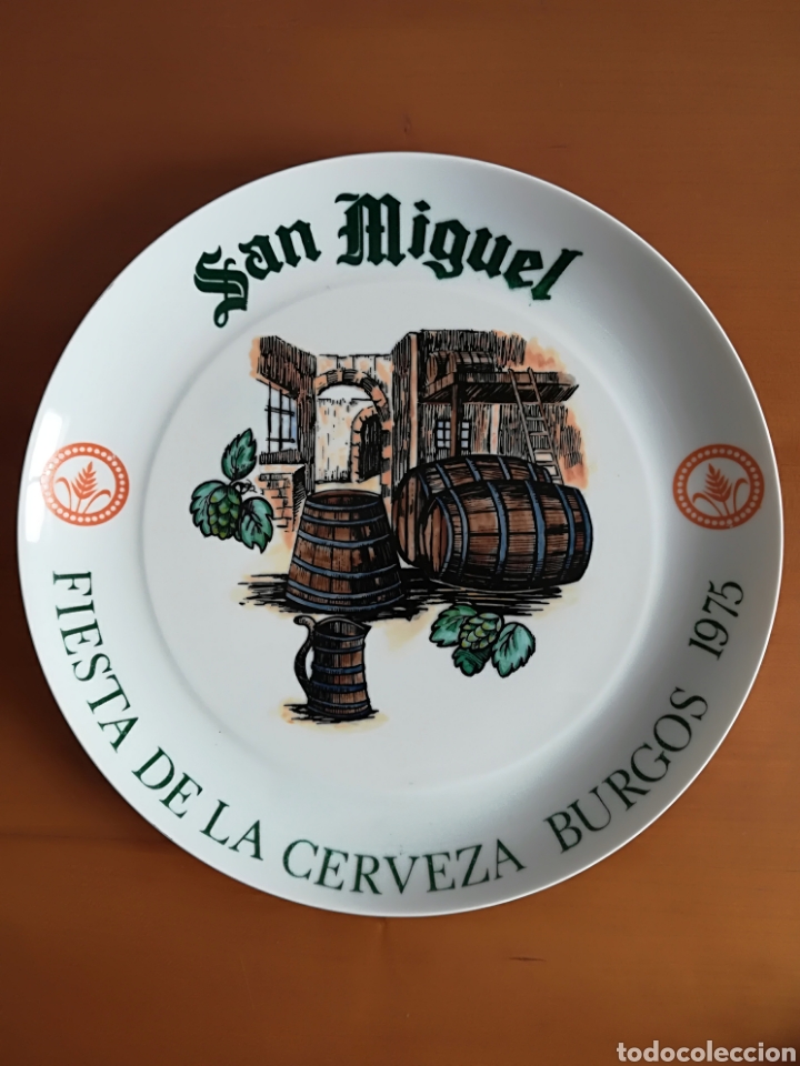 Coleccionismo de cervezas: Plato porcelana Fiesta de la Cerveza Burgos 1975 publicidad Cerveza San Miguel - breweriana espa&ntilde;ola