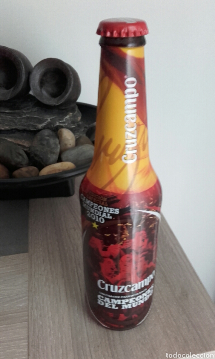 Coleccionismo de cervezas: BOTELLA VAC&Iacute;A CERVEZA CRUZCAMPO EDICI&Oacute;N ESPECIAL MUNDIAL 2010 CAMPEONES DEL MUNDO