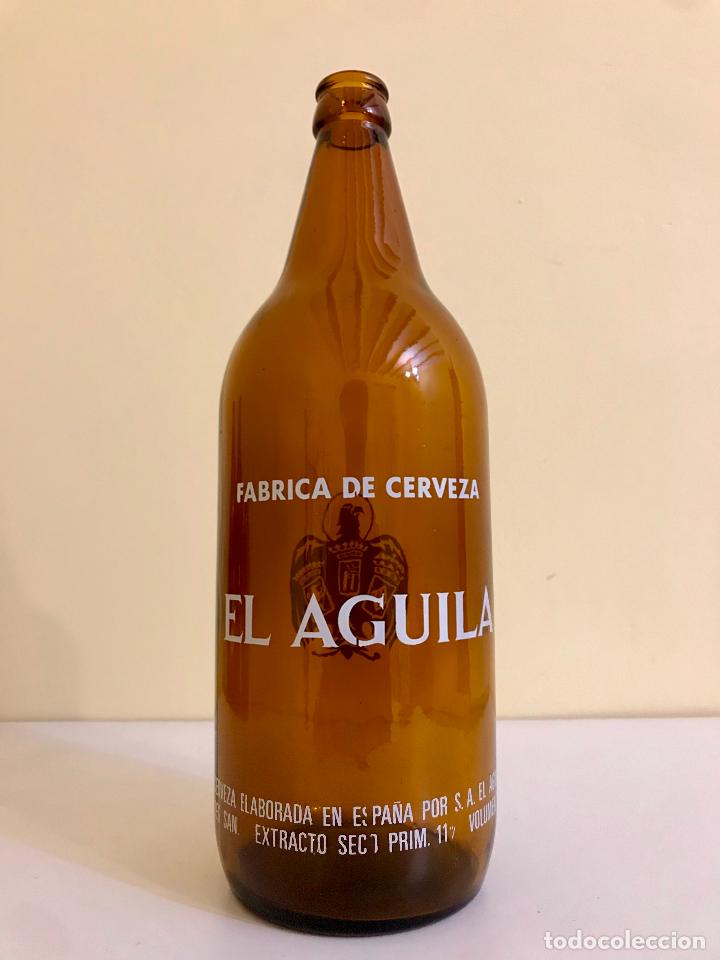 Coleccionismo de cervezas: ANTIGUA BOTELLA DE CERVEZA AGUILA, CERVEZA ELABORADA...