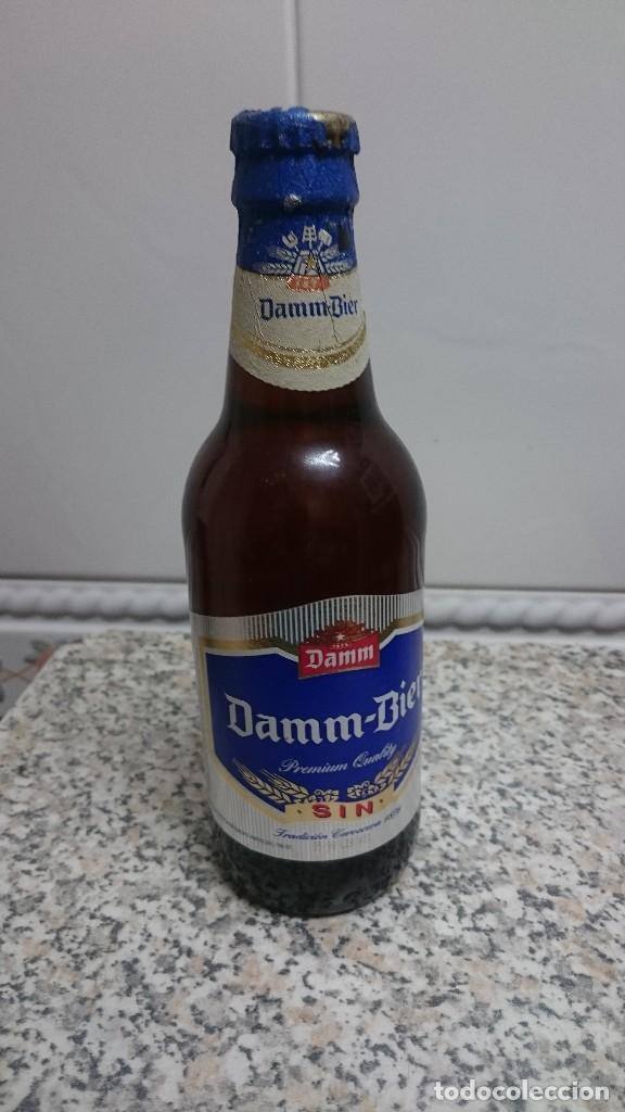 Coleccionismo de cervezas: BOTELLA DE CERVEZA DAMM - BIER SIN CON CHAPA Y LIQUIDO