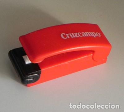 Coleccionismo de cervezas: SELLADOR T&Eacute;RMICO - PEQUE&Ntilde;O APARATO - PUBLICIDAD DE CERVEZA CRUZCAMPO - M&Aacute;QUINA - NO PROBADO