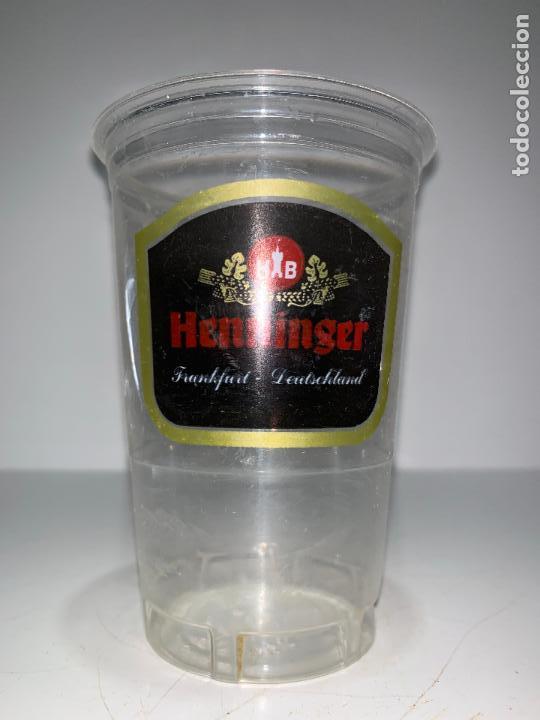 Coleccionismo de cervezas: VASO ANTIGUO DE PLASTICO CERVEZA HENNINGER
