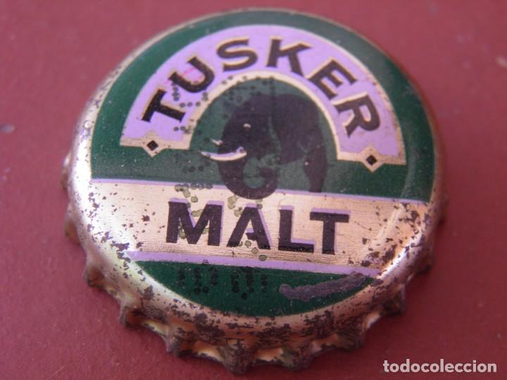 Coleccionismo de cervezas: BOTTLE CAP BEER KRONKORKEN BIRRA BIER CHAPA CERVEZA TUSKER MALT. KENYA. (2)--LOTE N. 1366--CARMANJO