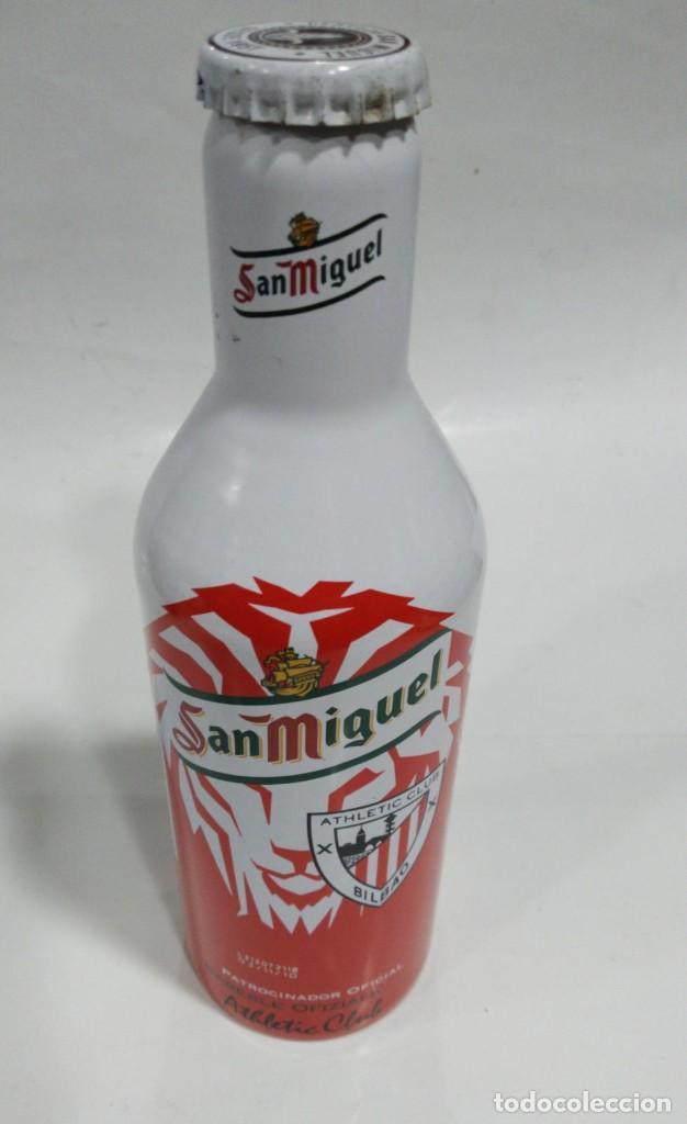 Coleccionismo de cervezas: DOS BOTELLAS CERVEZA SAN MIGUEL ATHLETIC CLUB