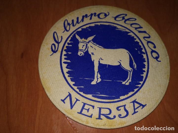 Coleccionismo de cervezas: ANTIGUO Y RARO POSAVASOS EL BURRO BLANCO NERJA DOBLE CARA