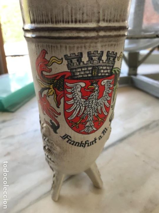Collectable Beer: Vaso de Cerveza con forma de cuerno. Frankfurt. Cer&aacute;mica