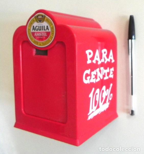 Coleccionismo de cervezas: SERVILLETERO DE BAR - CERVEZA &Aacute;GUILA AMSTEL - ROJO PUBLICIDAD - DE PL&Aacute;STICO - PARA PONER SERVILLETAS
