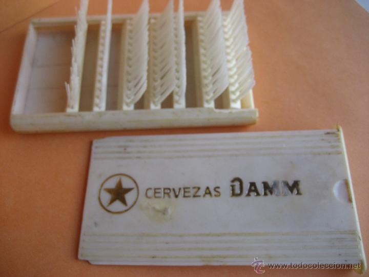 Coleccionismo de cervezas: Cervezas Damm. Cepillo de bolsillo. 10.50 x 6 cms.