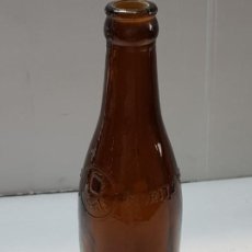 Coleccionismo de cervezas: BOTELLA ANTIGUA CERVEZA MORITZ LETRAS Y LOGO RELIEVE. Lote 204430832