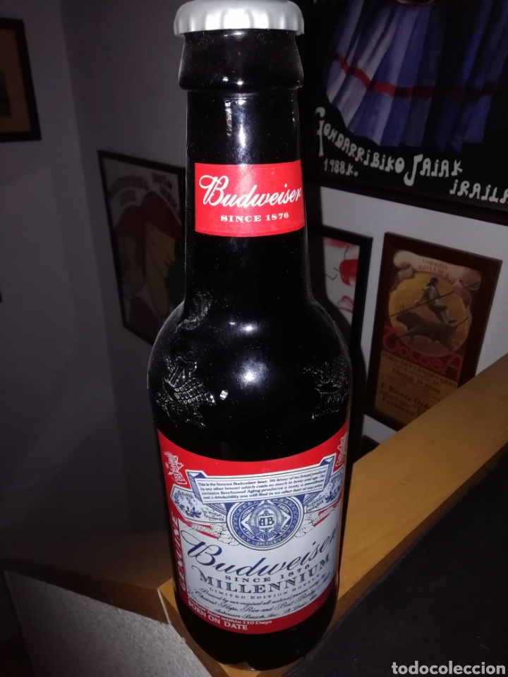 Coleccionismo de cervezas: Botella de budveiser gigante - Foto 2