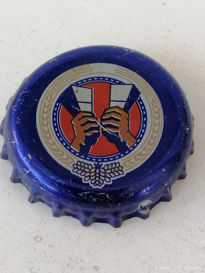 Coleccionismo de cervezas: TAP&Oacute;N CORONA BIRRA CHAPA KRONKORKEN CERVEZA KALIK. NASSAU.BAHAMAS.(1)--LOTE N. 636-------CARMANJO