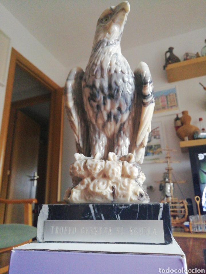 Coleccionismo de cervezas: Trofeo cerveza EL &Aacute;GUILA - Foto 6