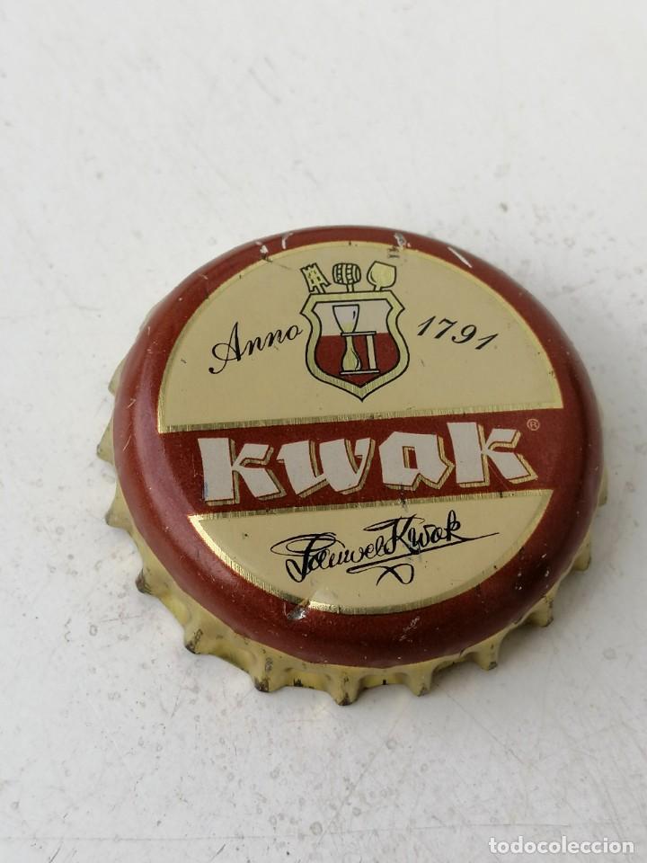 Collectionnisme de bi&egrave;res: TAP&Oacute;N CORONA BOTTLE CAP CHAPA BEER CERVEZA KWAK (1). BELGICA.FAB. CHAPA: BL--LOTE N.226---CARMANJO