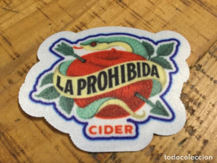 Coleccionismo de cervezas: LA PROHIBIDA CIDER -PARCHE DE TELA IMPERMEABLE -GRUPO MAHOU SAN MIGUEL - PUBLICIDAD LANZAMIENTO 2021