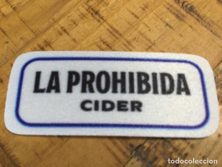 Coleccionismo de cervezas: LA PROHIBIDA CIDER -PARCHE DE TELA IMPERMEABLE -GRUPO MAHOU SAN MIGUEL - PUBLICIDAD LANZAMIENTO 2021